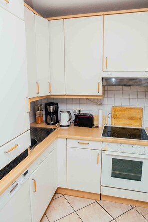 Køleskab, mikrobølgeovn, ovn, opvaskemaskine