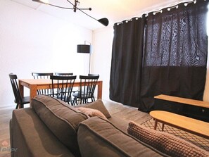 Unclassified image, 5 of 6, button - Studio cabin 4/5 pers, south-facing balcony, TV, equipped kitchen, ski locker (Piau-Engaly)