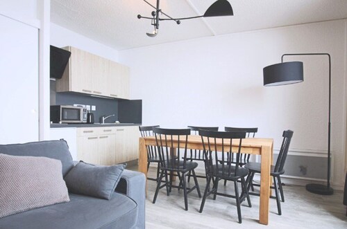 Studio cabin 4/5 pers, south-facing balcony, TV, equipped kitchen, ski locker