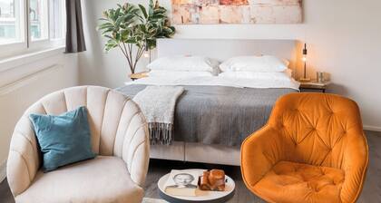 URBAN ISLAND - Riverside Apartments