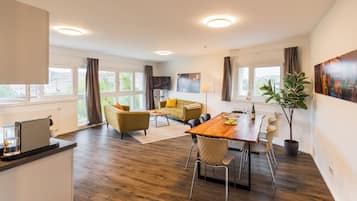 Exclusive Condo, 3 Bedrooms | In-room dining