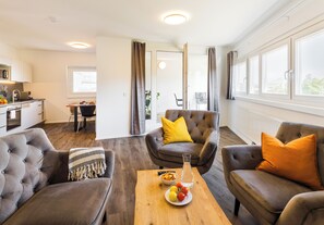 Living area -  URBAN ISLAND - Riverside Apartments (Vienna)