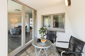 Apartemen Eksekutif, 2 kamar tidur, balkon, pemandangan sungai | Balkon