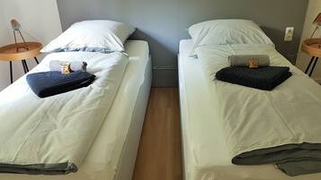 1 bedroom, individually decorated, individually furnished