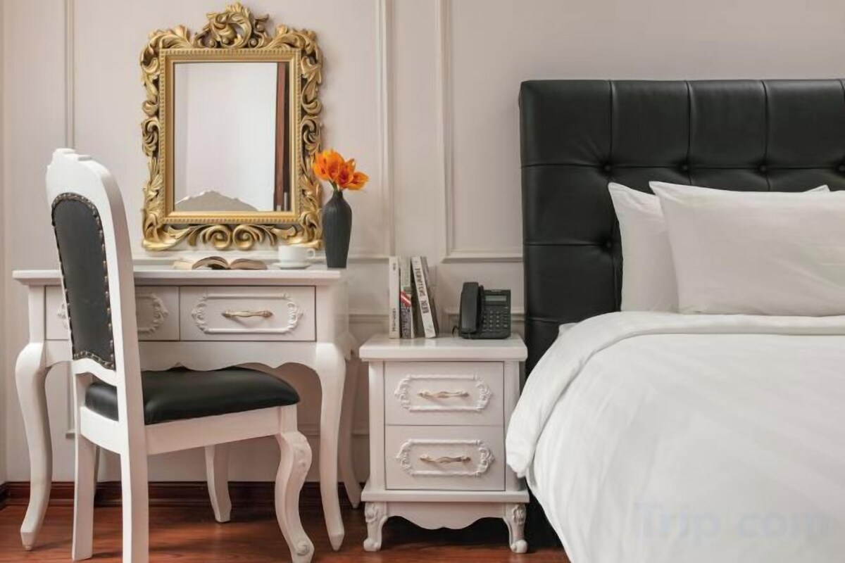 Premium bedding, memory foam beds, minibar, in-room safe