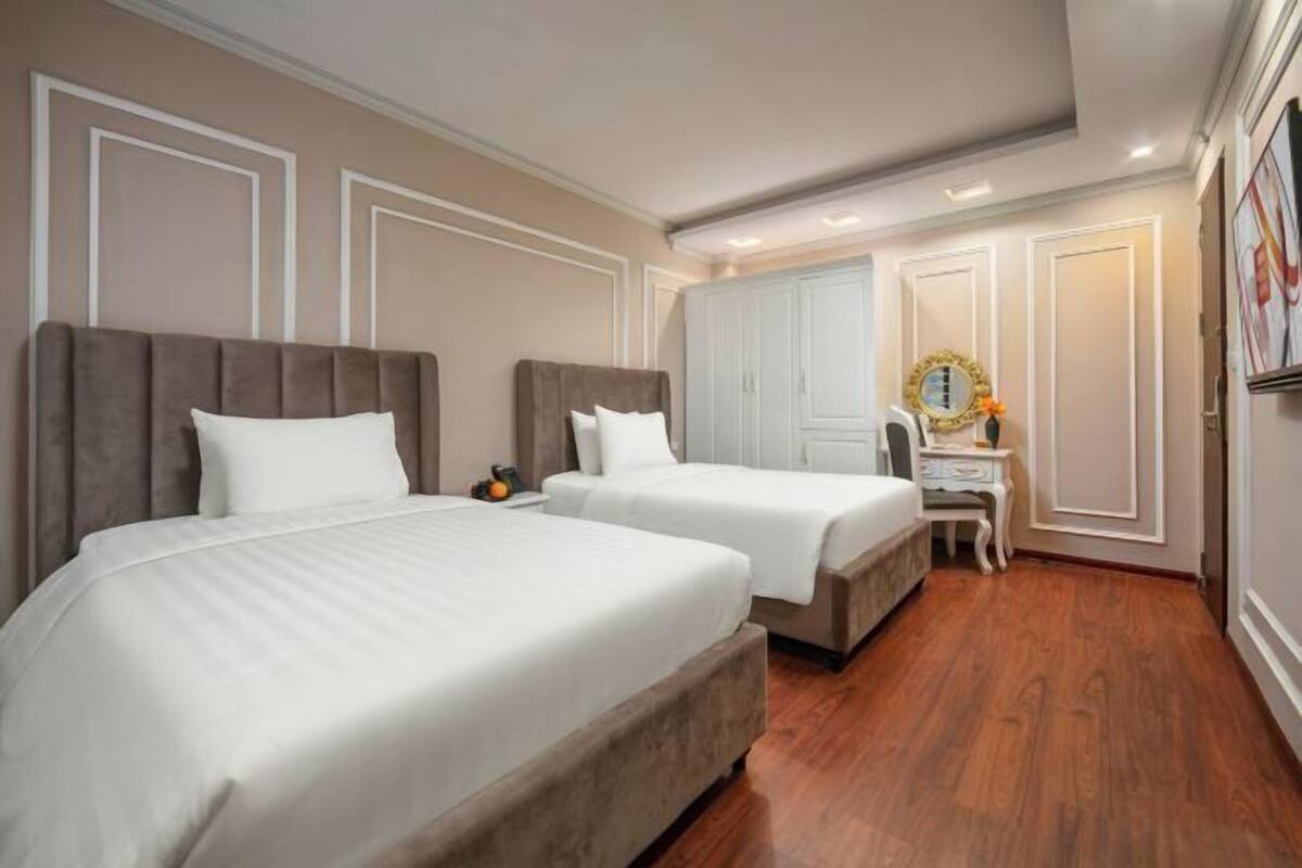 Ropa de cama de alta calidad, camas con efecto memoria y minibar 