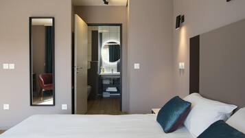 Individually decorated, individually furnished, soundproofing, free WiFi