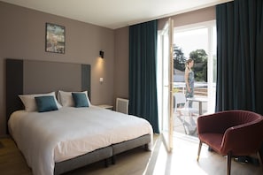 Studio | Individually decorated, individually furnished, free WiFi, bed sheets