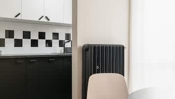 Family Apartment | Private kitchen | Full-size fridge, stovetop, dishwasher, electric kettle