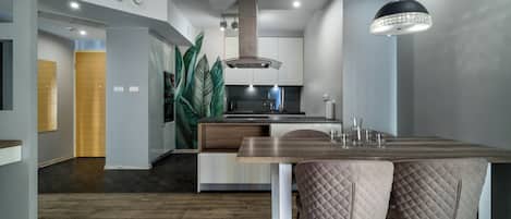 Appartement Tradition | Salle de séjour | Télévision à écran plat de 37 pouces avec chaînes numériques