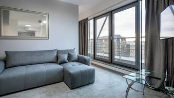 Departamento de diseñador | Sala de estar | Televisión de pantalla plana de 37 pulgadas con canales digitales