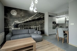 Comfort Apartment, 1 Queen Bed with Sofa bed | Living room