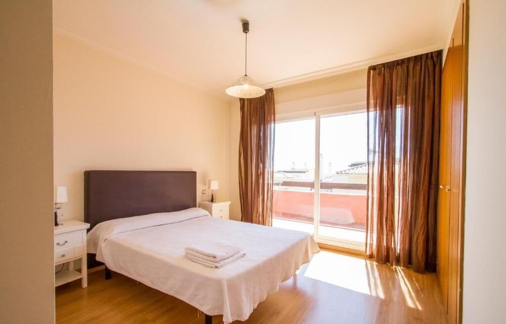 deluxe apartment, 2 bedrooms, private pool | cots/infant beds, bed sheets