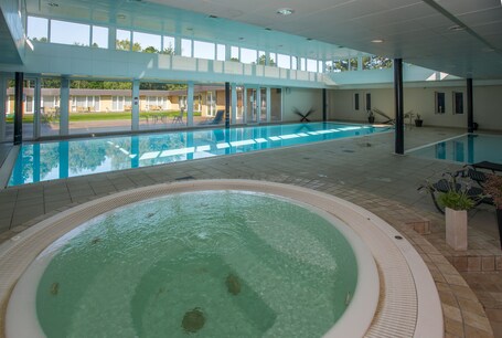 Bañera de hidromasaje interior