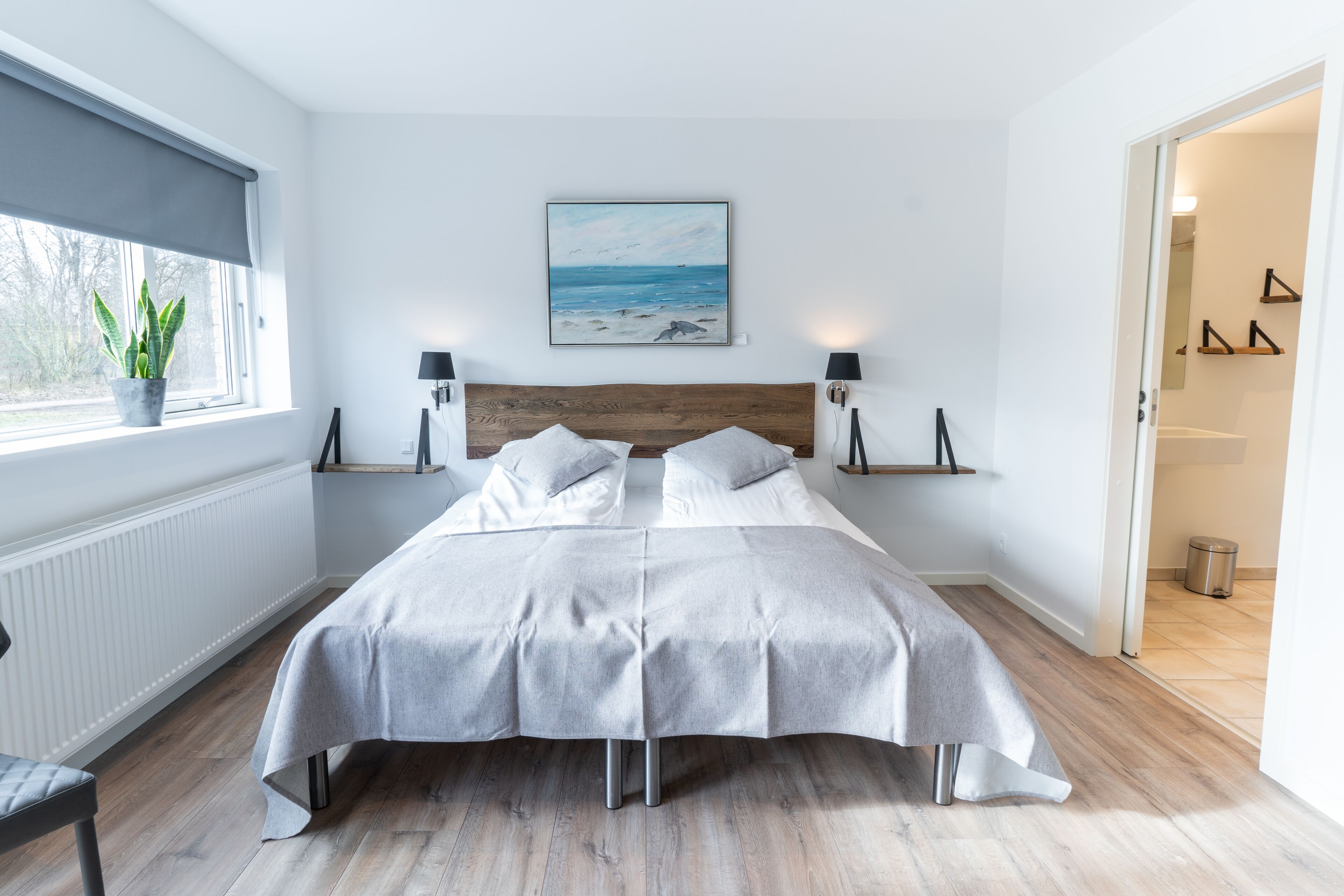 1 habitación, tabla de planchar con plancha, wifi gratis y ropa de cama 