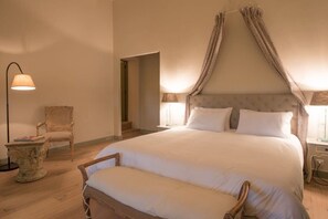 10 bedrooms, desk, iron/ironing board, WiFi - St. Remy-de-Provence, Sumptuous Villa Glorious Garden, 2 Pools (St. Remy de Provence)