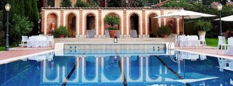 Near Rome: Villa, Pool, Tennis courts, Perfect Family Reunion, or Off-site Meeting