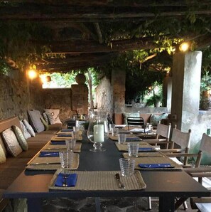 Outdoor dining