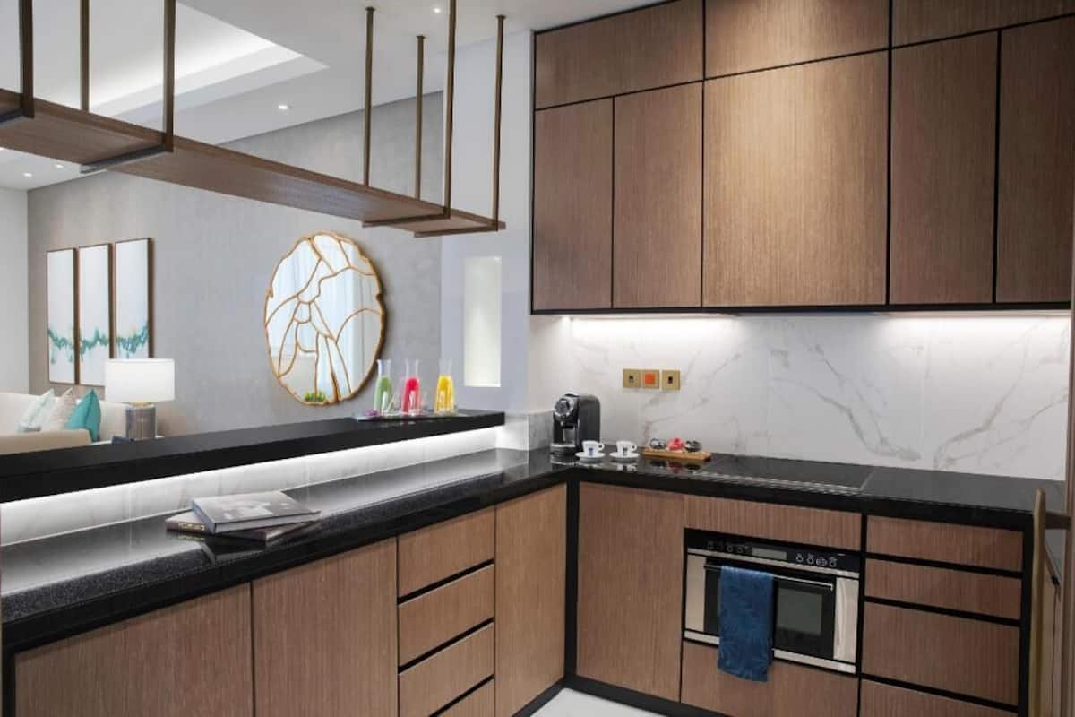 Private kitchen | Fridge, microwave, oven, stovetop