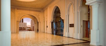 Al Jaddaf Rotana Suite Hotel