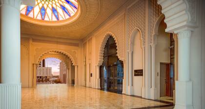 Al Jaddaf Rotana Suite Hotel