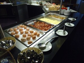 Tägliches Frühstücksbuffet gegen Gebühr