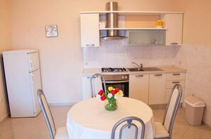 Private kitchen - Apartments Karolina, (16293), Novalja, hr (Novalja)