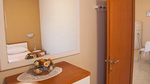 Unclassified image, 5 of 19, button - Apartments Karolina, (16293), Novalja, hr (Novalja)