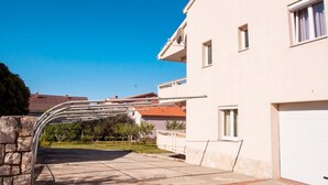 Exterior - Apartments Karolina, (16292), Novalja, hr (Novalja)