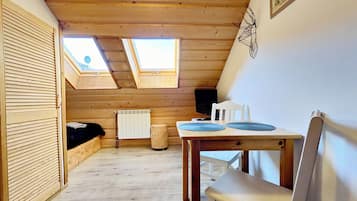 Iron/ironing board, free WiFi