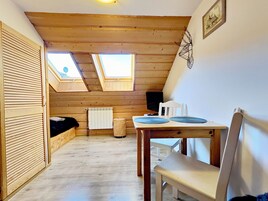 Quarto luxo (15) | Ferros/tábuas de passar roupa, Wi-Fi de cortesia