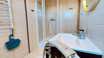 Deluxe Apartment (14) | Bathroom | Towels
