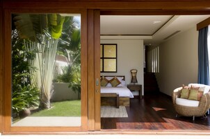 Luxury Villa (5 Bedrooms) | 5 bedrooms, in-room safe, desk, laptop workspace