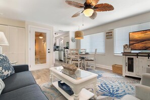 Smart-TV, TV-spill, DVD-spiller og bordtennis