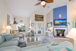 Smart TV, chimenea, videojuegos y tenis de mesa 