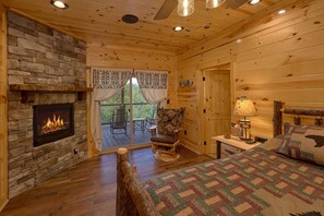 5 bedrooms, iron/ironing board, free WiFi, bed sheets