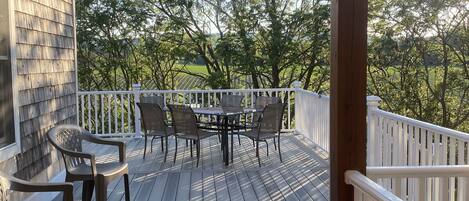 屋外ダイニングエリア