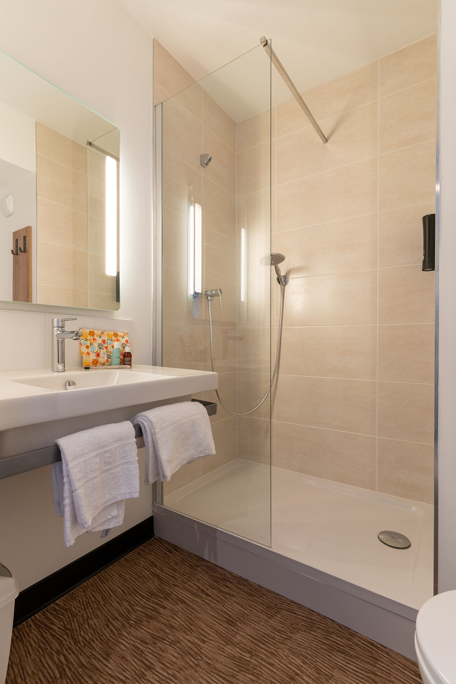 shower, towels, soap, shampoo