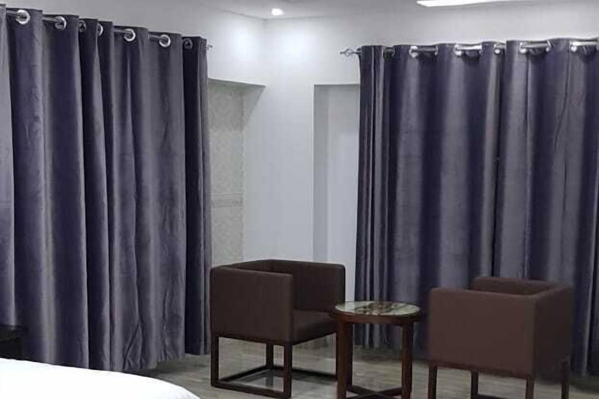 Phòng Deluxe | Bộ đồ giường cao cấp, truy cập Internet không dây miễn phí