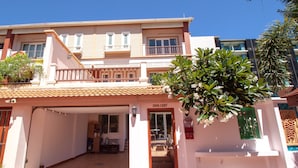 Front of property - The Terrace Pratumnak Pool Villa (Pattaya)