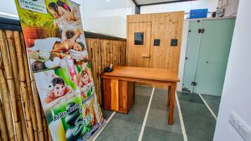 Couples treatment room(s), sauna, steam room, Turkish bath/hammam