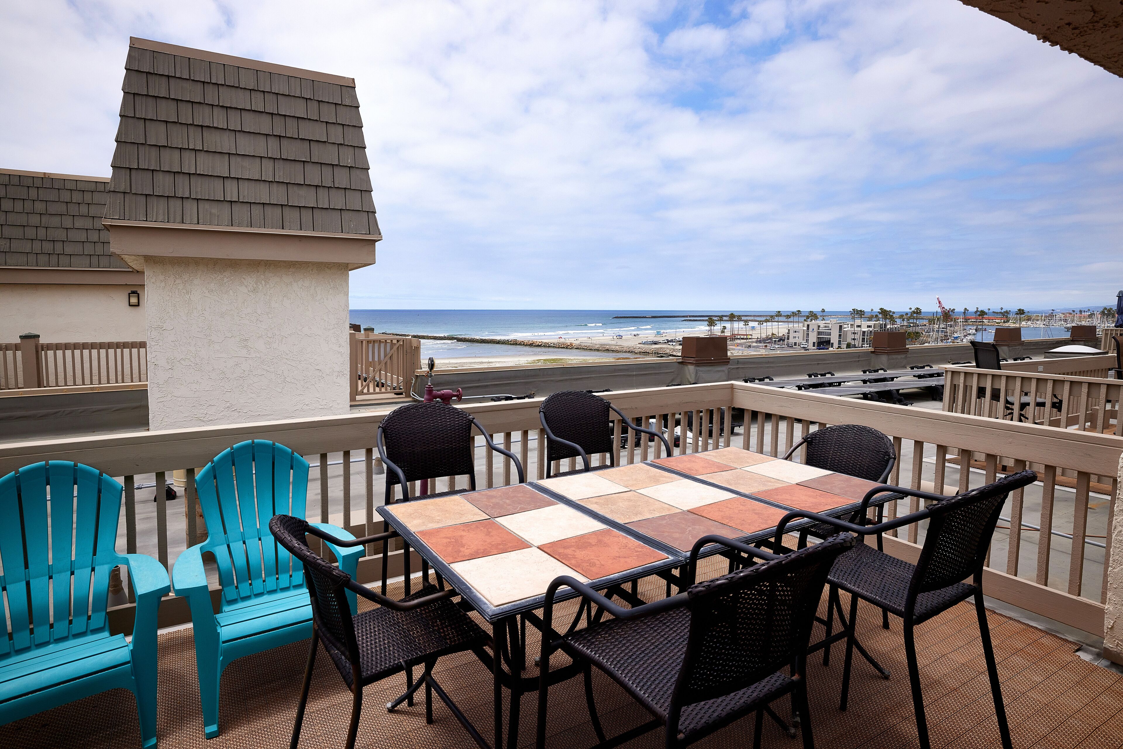 Rooftop Seabreeze ~ Gorgeous Ocean & Harbor View Penthouse Condo!