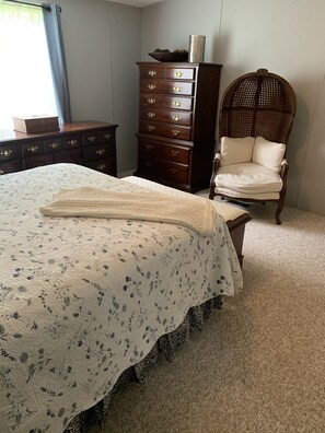 3 bedrooms, iron/ironing board, travel crib, free WiFi - Cardinal  Cottage 55 Patton Cemetery Road (Swannanoa)