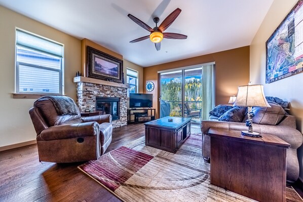 TV, fireplace, DVD player