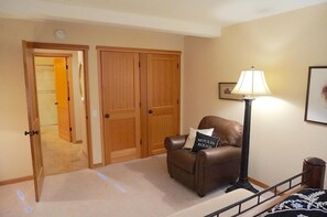 Condo, 1 habitación | 1 habitación, espacio para trabajar con laptop y wifi gratis