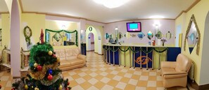 ฝ่ายต้อนรับ