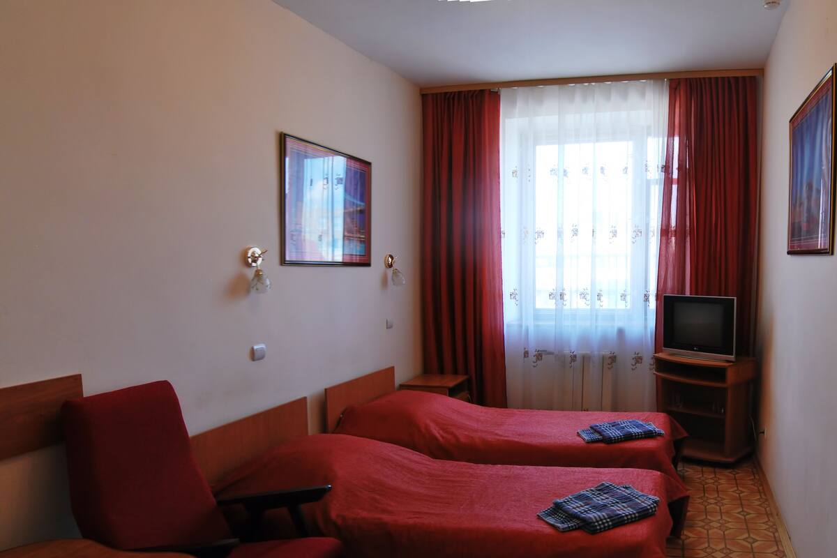 Chambre Standard avec lits jumeaux | 1 chambre, minibar, coffre-fort, bureau
