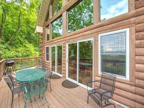 屋外ダイニングエリア