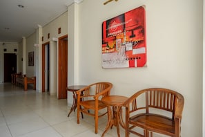 Interior - Reddoorz Near Lempuyangan Train Station (Yogyakarta)