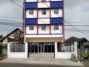 Front of property - Reddoorz @ Sindangbarang Bogor (Bogor)